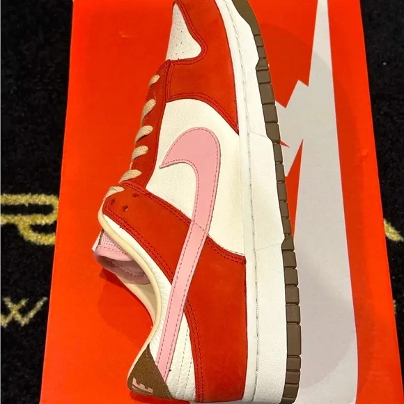 🥓🤎💖 Nike Dunk Low ‘Bacon’ size 12W / 10.5M 🥓💖🤎